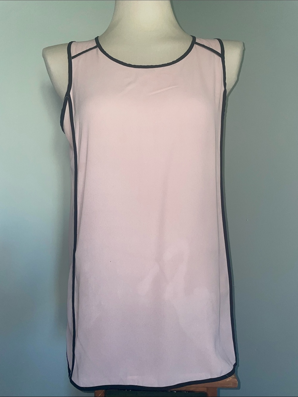 Spense Light Pink Sleeveless Shirt with Black Trim. Size Medium